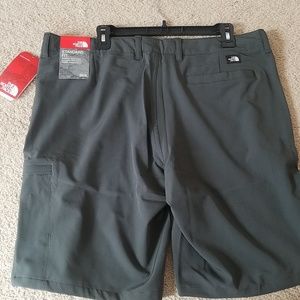 NWT Mens North Face standard fitted shorts
